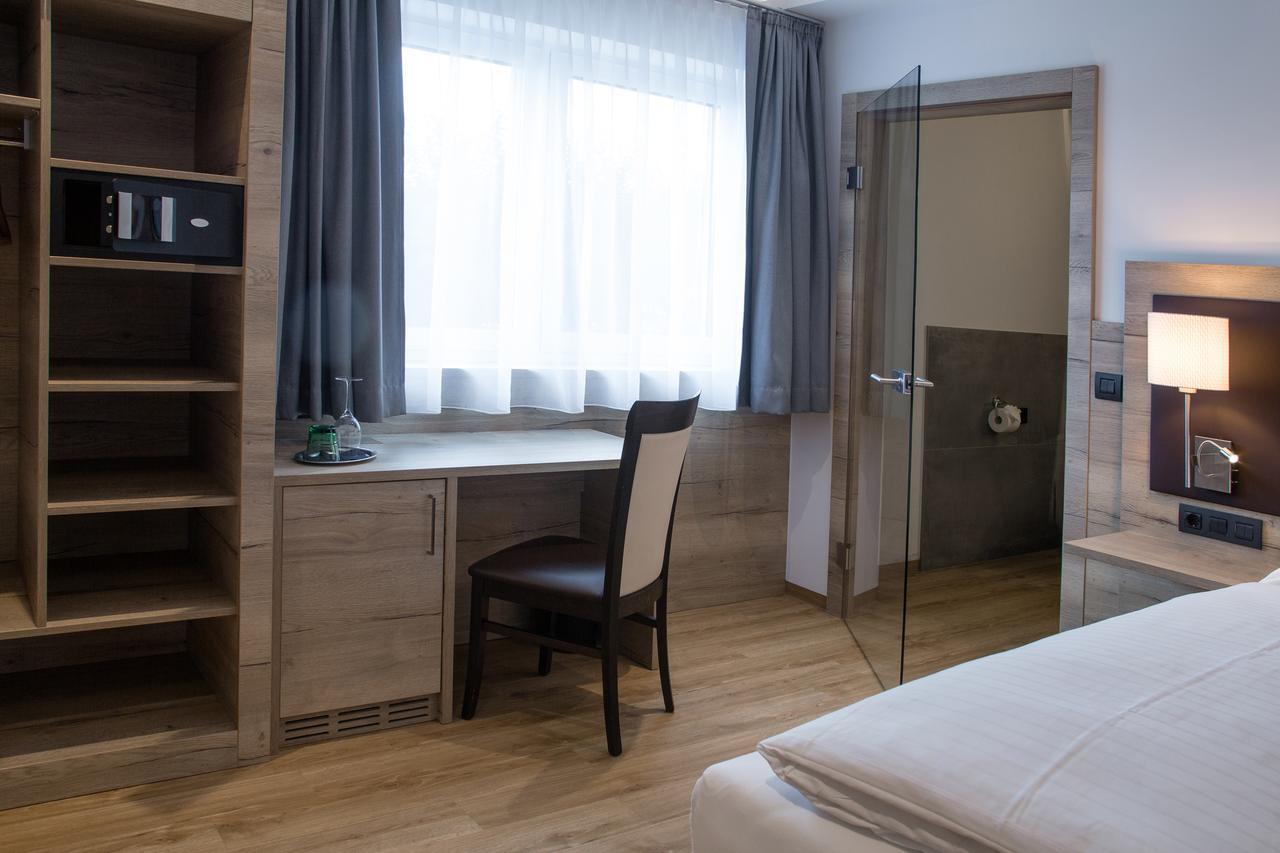 Patrix Hotel, Restaurant, Bar Frankenburg am Hausruck ภายนอก รูปภาพ